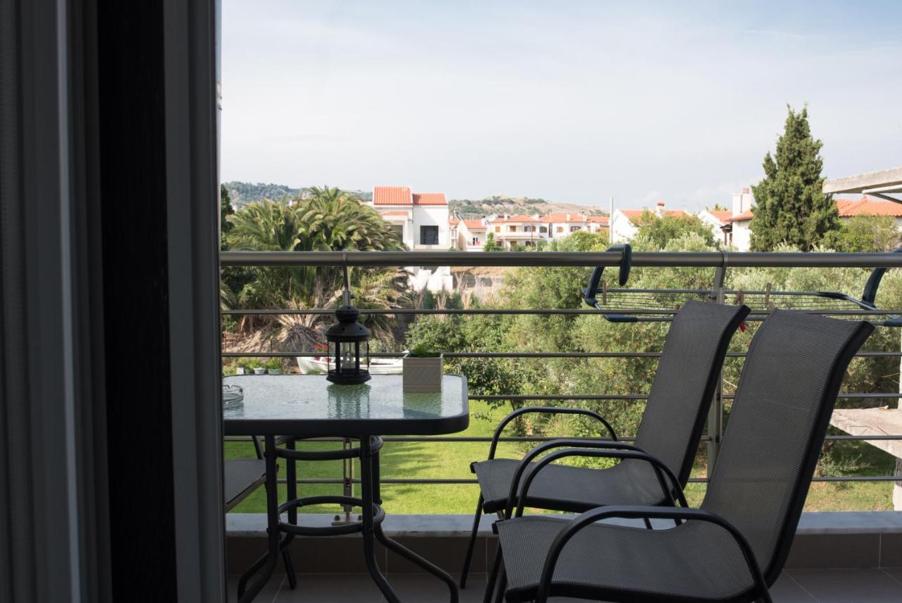 Vertigo Seaside Apartments Nikiti  Esterno foto