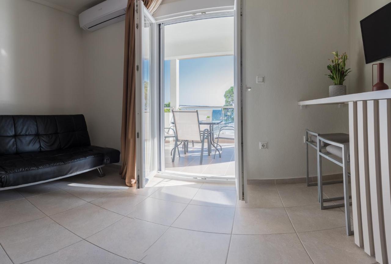 Vertigo Seaside Apartments Nikiti  Esterno foto