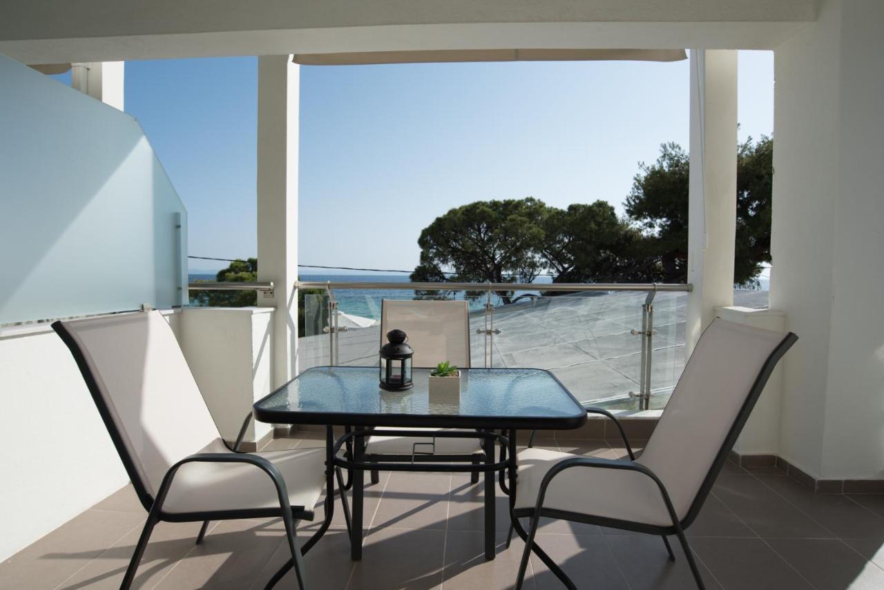 Vertigo Seaside Apartments Nikiti  Esterno foto